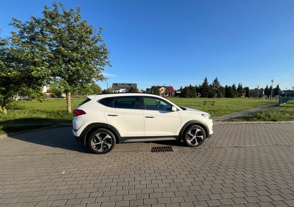 Hyundai Tucson cena 86000 przebieg: 97221, rok produkcji 2017 z Rumia małe 326